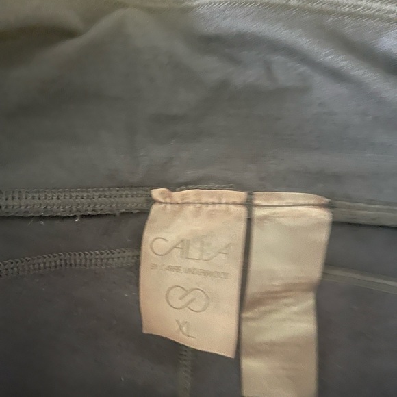 Calia cropped black leggings with tone on tone textured panels - Picture 2 of 2